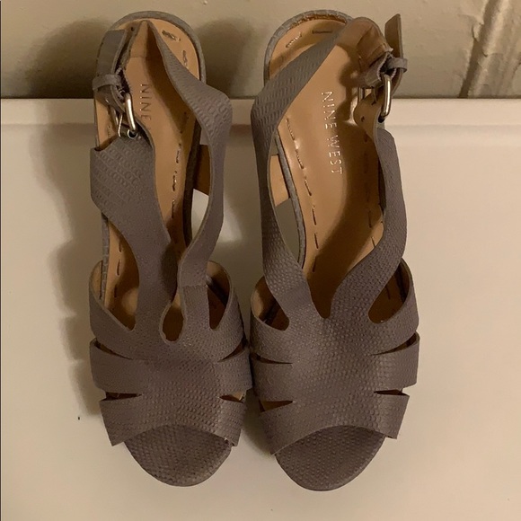 Nine West NEVER WORN platform shoes - Picture 3 of 5